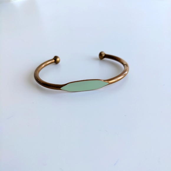 Mint enameled brass cuff signet style bracelet - Picture 3 of 4
